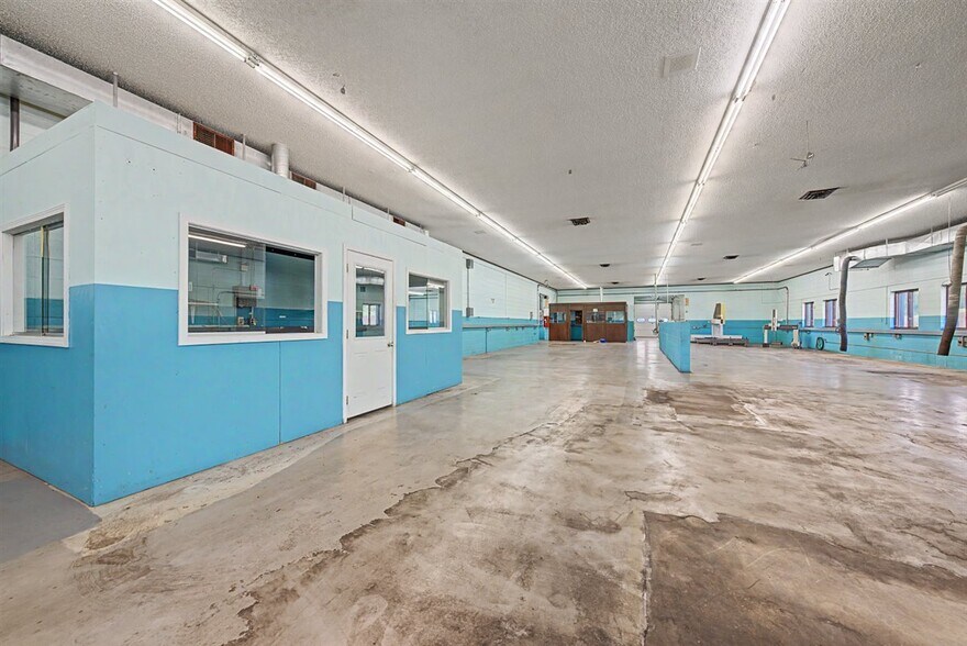 More Photos Of 16771 S 15th St, Galesville Warehouse For Sale