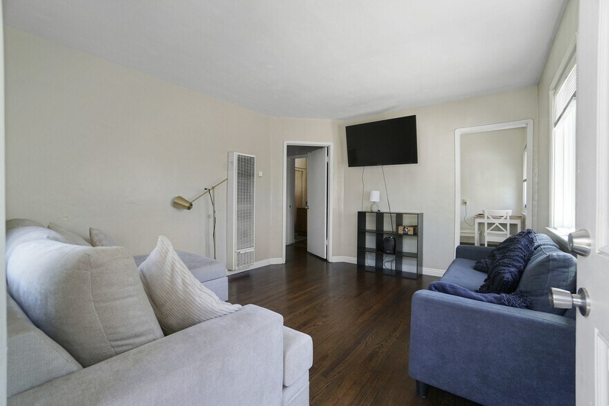 More Photos Of 2045 Penmar Ave, Venice Apartments For Sale