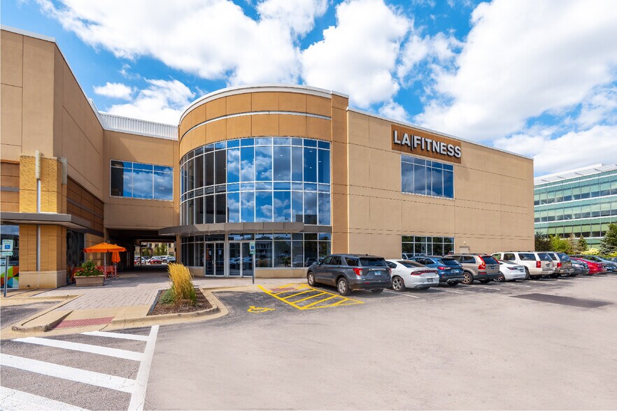More Photos Of 2030 York Rd, Oak Brook Health Club For Lease