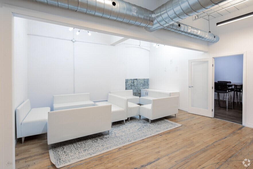 More Photos Of 639 Queen St W, Toronto Office For Lease