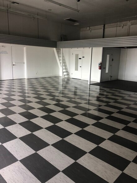 More Photos Of 2217 E Main St, Mesa Freestanding For Lease