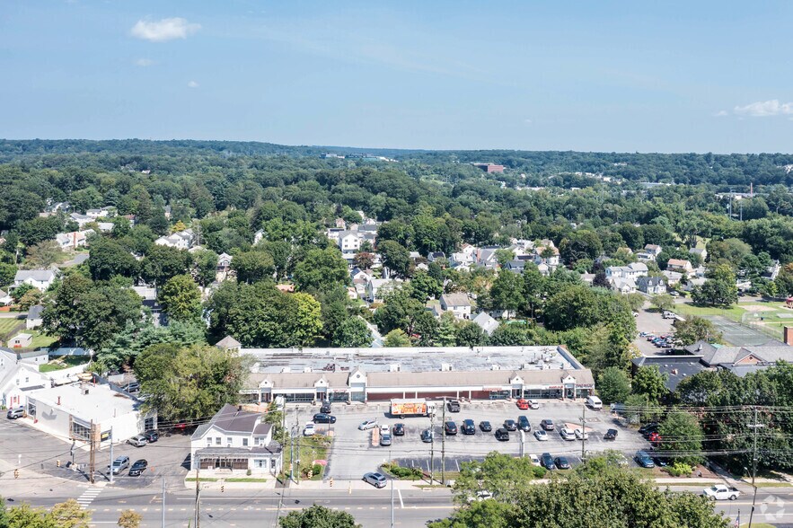 More Photos Of 120 New Canaan Ave, Norwalk General Retail For Lease