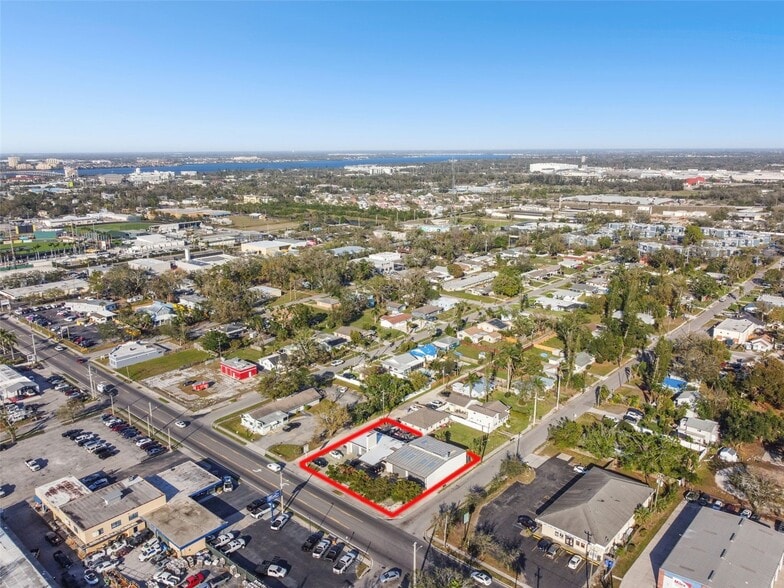More Photos Of 2011 9th St, Bradenton Freestanding For Sale