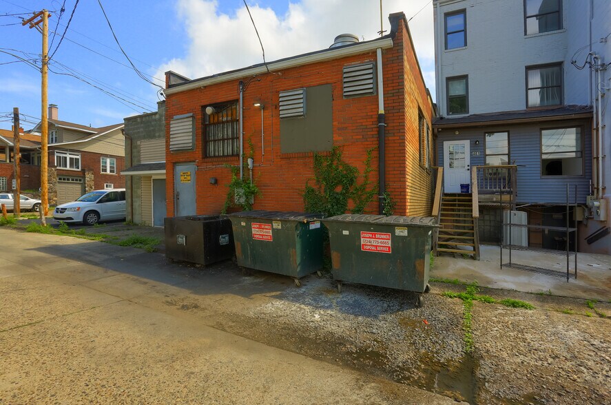 More Photos Of 463 Maplewood Ave, Ambridge Restaurant For Sale