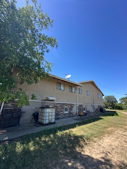More Photos Of 6738 Greenbay Rd, Arbuckle Land For Lease