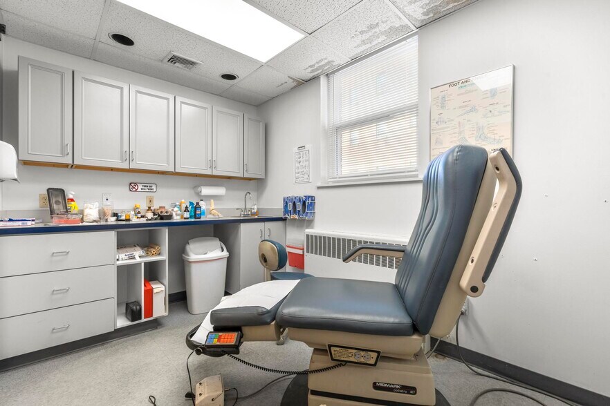 More Photos Of 385 Main St, West Haven Medical For Sale