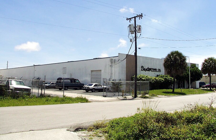 More Photos Of 1501 53rd St, Mangonia Park Manufacturing For Lease