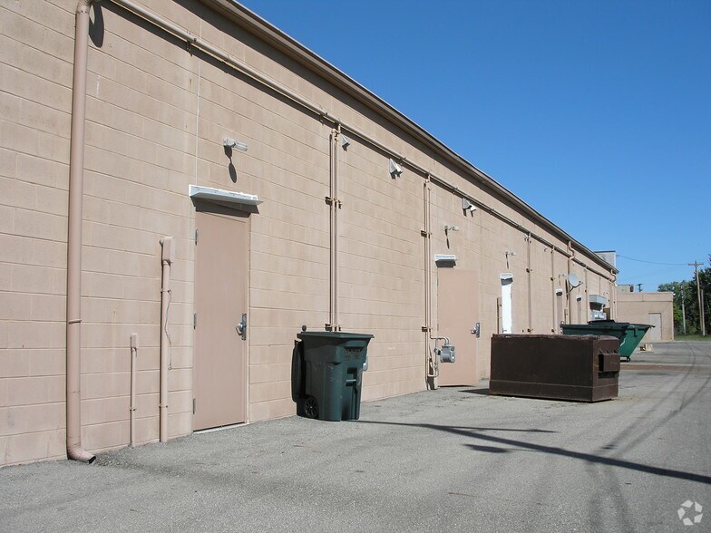 More Photos Of 554 E Main St, Jackson Unknown For Lease