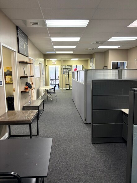 More Photos Of 150 Lake Dr, Wexford Research And Development For Lease