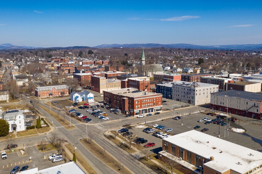 More Photos Of 42 Summer St, Pittsfield Medical For Lease