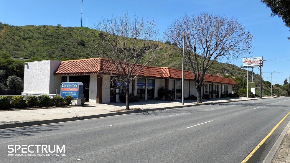 Primary Photo Of 22840 Soledad Canyon Rd, Santa Clarita Medical For Lease