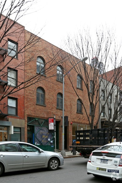 More Photos Of 221 E 59th St, New York Apartments For Lease