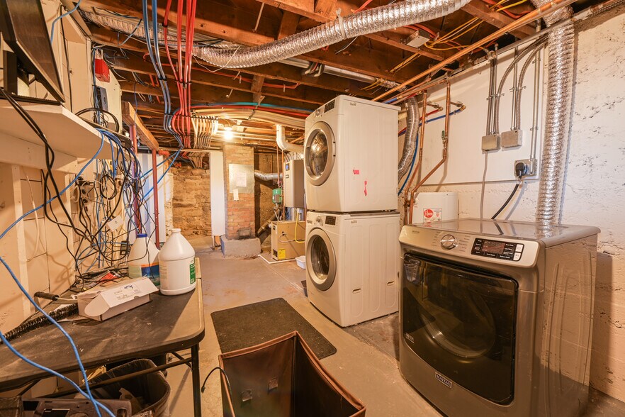 More Photos Of 322 N Main St, Gunnison Office Residential For Sale