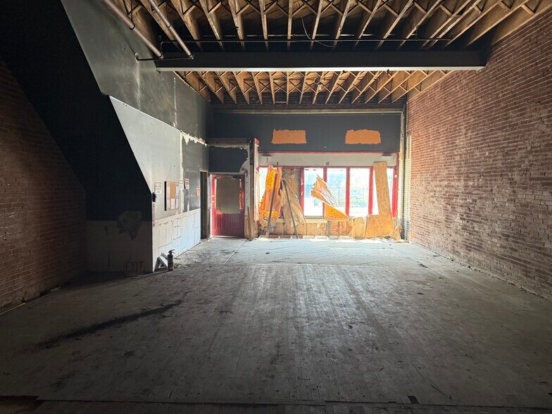 More Photos Of 1909 Locust St, Saint Louis Restaurant For Sale
