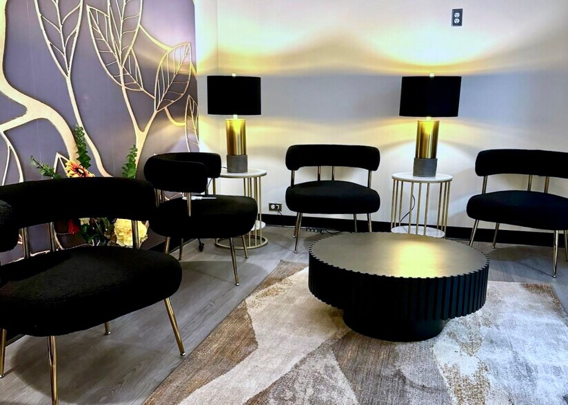 More Photos Of 2040 E Tangerine Rd, Oro Valley General Retail For Lease