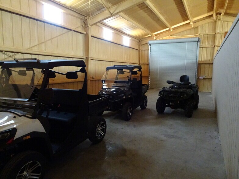 More Photos Of 10200 E Bankhead Hwy, Aledo Warehouse For Lease