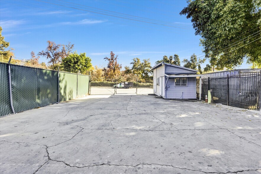More Photos Of 2315 Fair Oaks Ave, Altadena Auto Repair For Sale