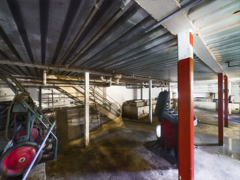 More Photos Of 4448 Fm 1960 Rd W, Houston Auto Repair For Lease