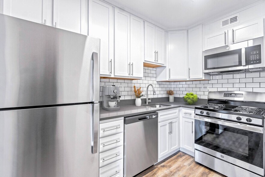 More Photos Of 5480 Wisconsin Ave, Chevy Chase Apartments For Lease