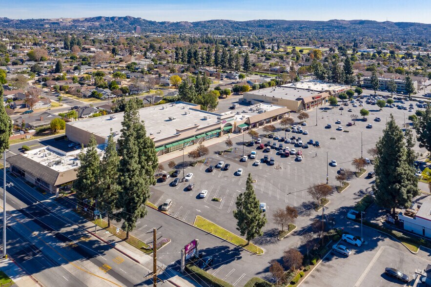 More Photos Of 310-326 N Azusa Ave, Covina General Retail For Lease