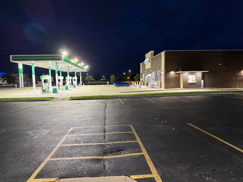 More Photos Of 11 Shenandoah Dr, Lafayette Storefront Retail Office For Lease