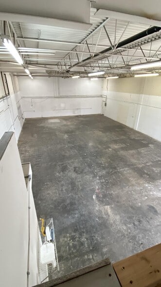 More Photos Of 52 129 Av NW, Edmonton Industrial For Lease