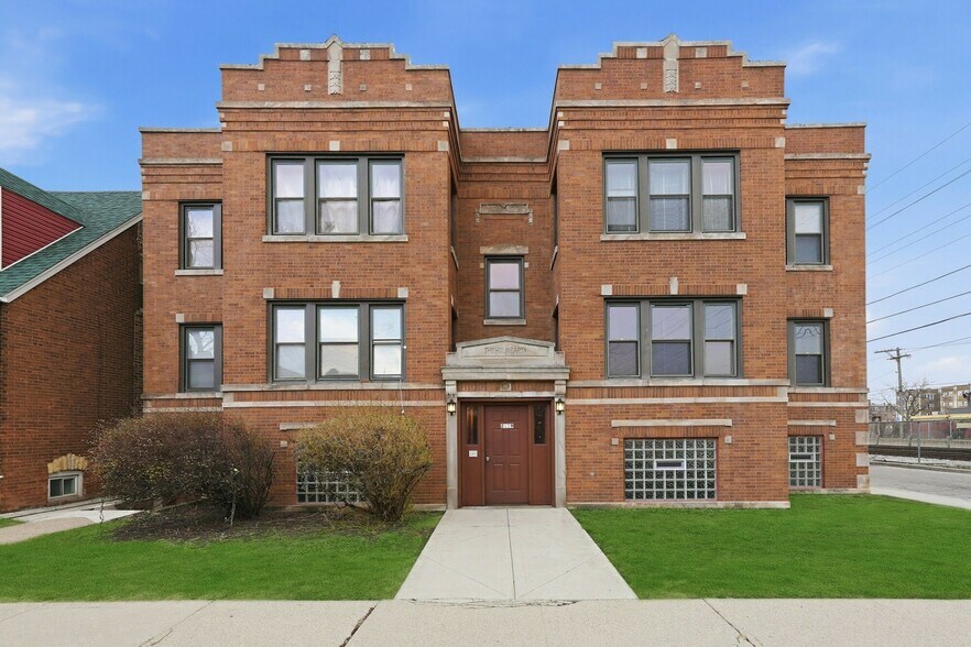 Primary Photo Of 2119 S 51st Ave, Cicero Apartments For Sale