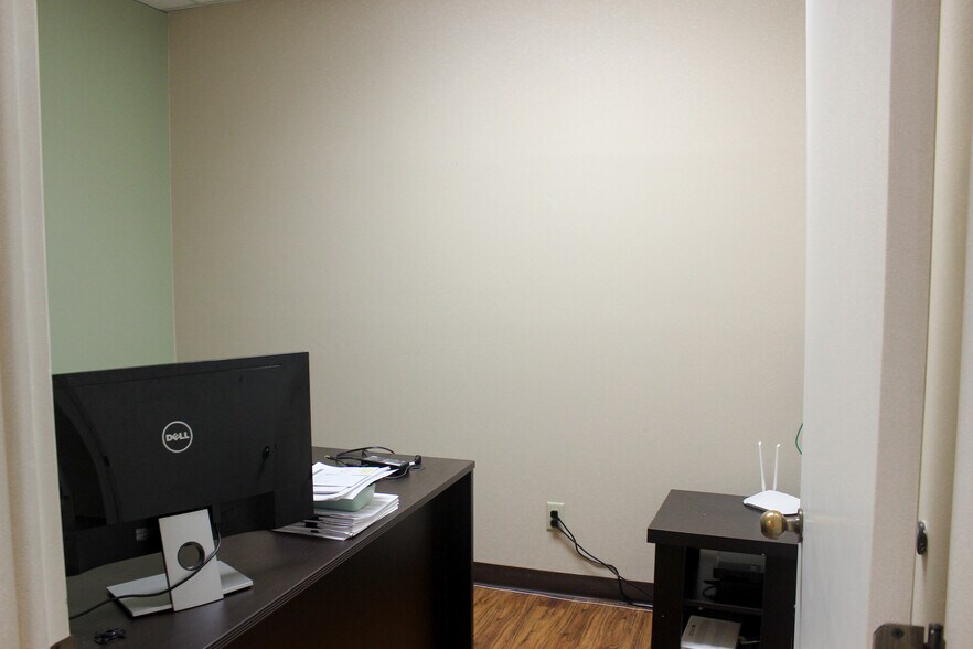 More Photos Of 804 N Belcher Rd, Clearwater Office For Sale