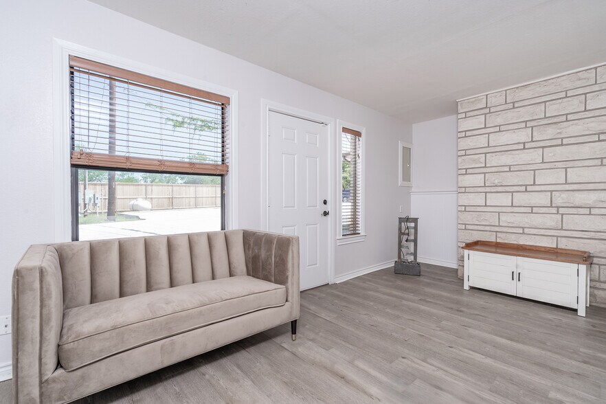 More Photos Of 1353 Main St, Liberty Hill Office For Sale