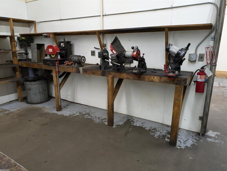 More Photos Of 35850 Utica Rd, Clinton Township General Retail For Sale