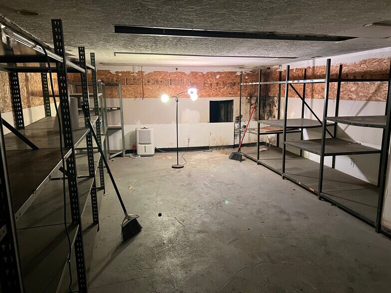 More Photos Of 1186 N High St, Columbus Storefront Retail Office For Lease