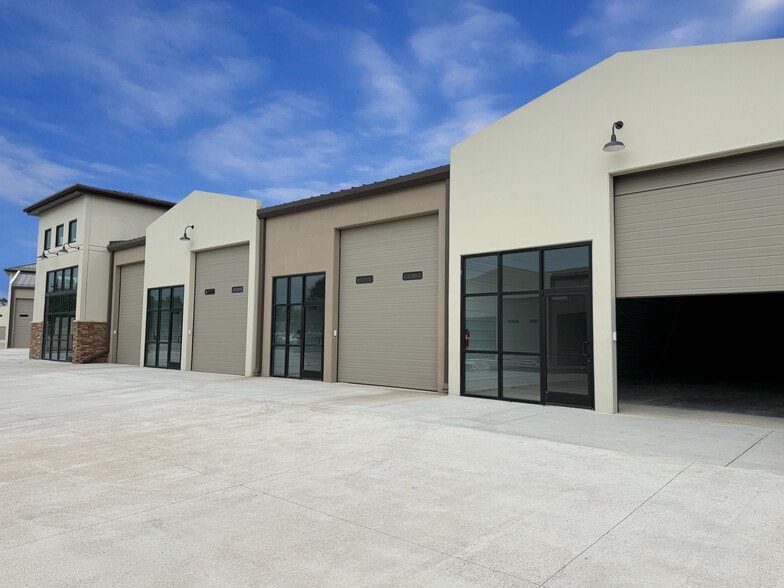 More Photos Of 1931 Liggett Rd, Castle Rock Self Storage For Sale