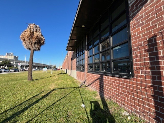 More Photos Of 1925 E 2nd Ave, Tampa Medical For Lease