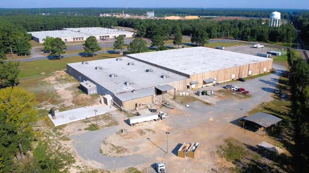 More Photos Of 3411 N Hutchinson St, Pine Bluff Manufacturing For Lease