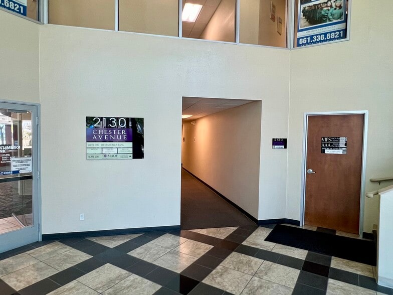 More Photos Of 2130 Chester Ave, Bakersfield Office For Lease