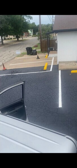 More Photos Of 418 W Chambers St, Cleburne Office For Sale