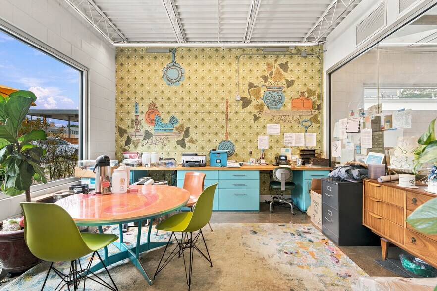 More Photos Of 1018 Poyntz Ave, Manhattan Flex For Sale