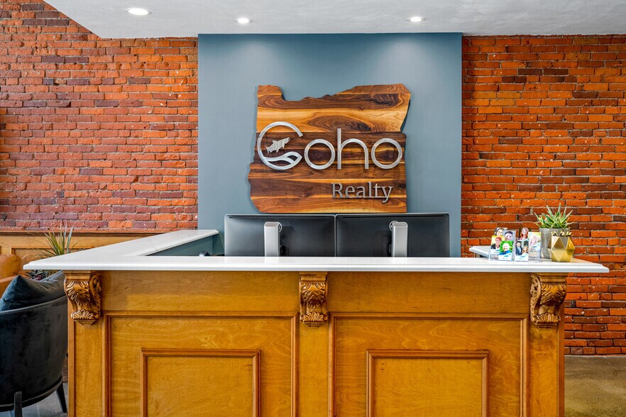 More Photos Of 144 S Main St, Independence Storefront Retail Office For Sale