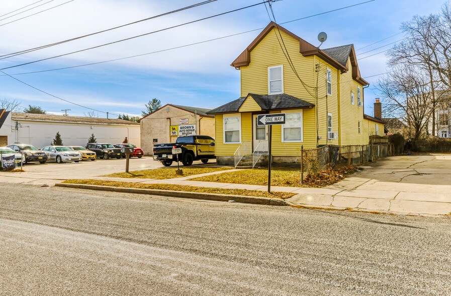 More Photos Of 25 State St, Glassboro Auto Repair For Sale