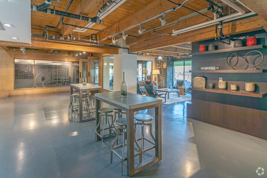 More Photos Of 2410 University Ave W, Saint Paul Apartments For Lease