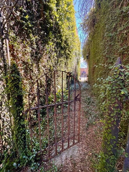 More Photos Of 2720 Cleveland St, Elloree Storefront Retail Residential For Sale