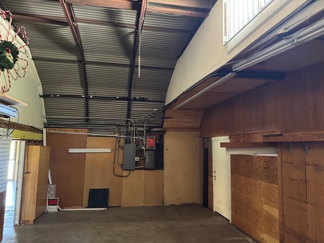 More Photos Of 785 Rogue River Hwy, Grants Pass Freestanding For Sale