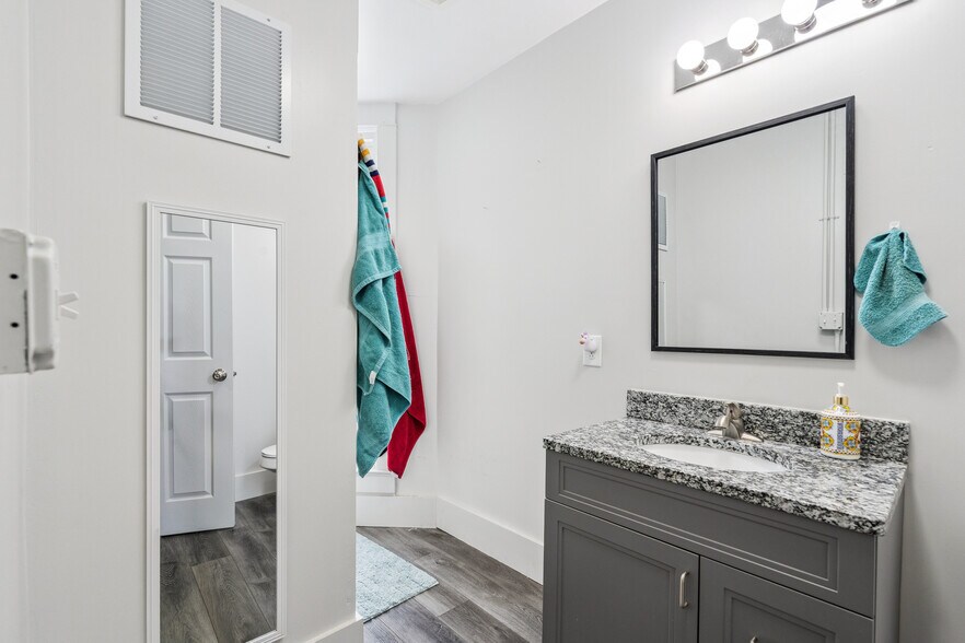 More Photos Of 1132 Main St, Grinnell Multifamily For Sale