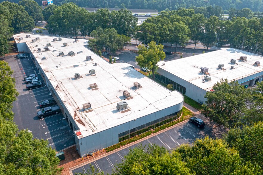 More Photos Of 425 Franklin Gateway SE, Marietta Unknown For Lease