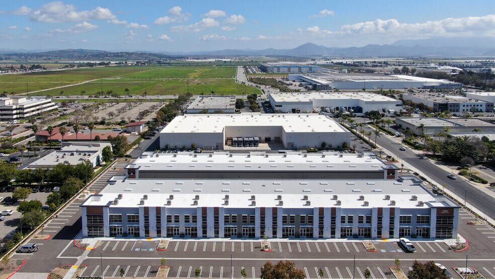 More Photos Of 1400 Graves Ave, Oxnard Distribution For Sale