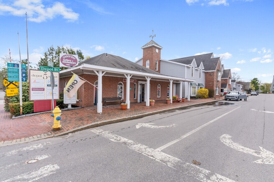 More Photos Of 5 Depot St, Freeport Storefront Retail Office For Sale
