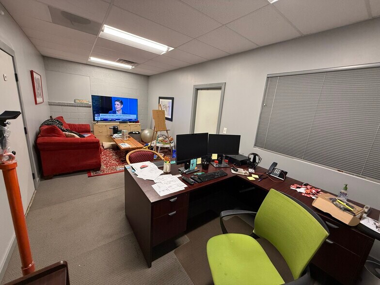 More Photos Of 3778 S Kalamath St, Englewood Warehouse For Sale