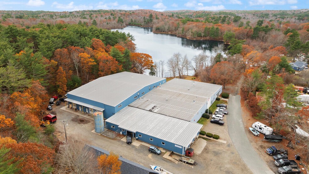 More Photos Of 10 Fernwood Lake Ave, Gloucester Warehouse For Lease