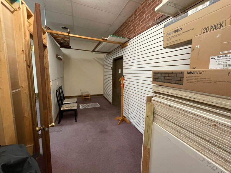 More Photos Of 1 S Frederick Ave, Oelwein Storefront Retail Residential For Sale