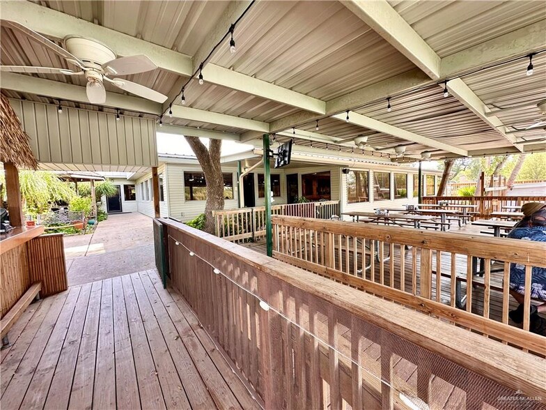 More Photos Of 214 E Chimney Rd, Mission Restaurant For Sale